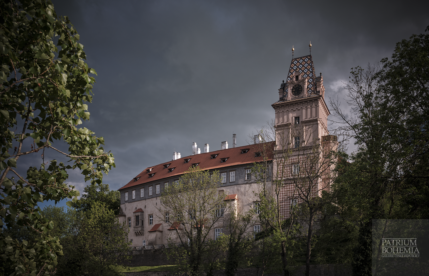 Jižní průčelí zámku Brandýs nad Labem.