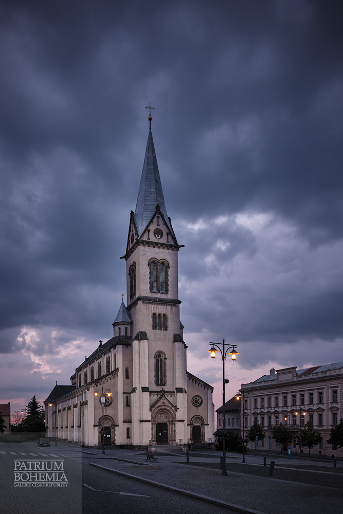 Kostel Nanebevzetí Panny Marie, náměstí Starosty Pavla, Kladno.