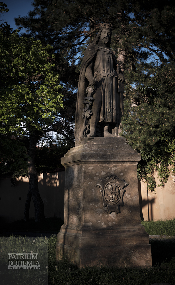 Pomník Karla IV., sochař Jan Maxa. Mělník.
