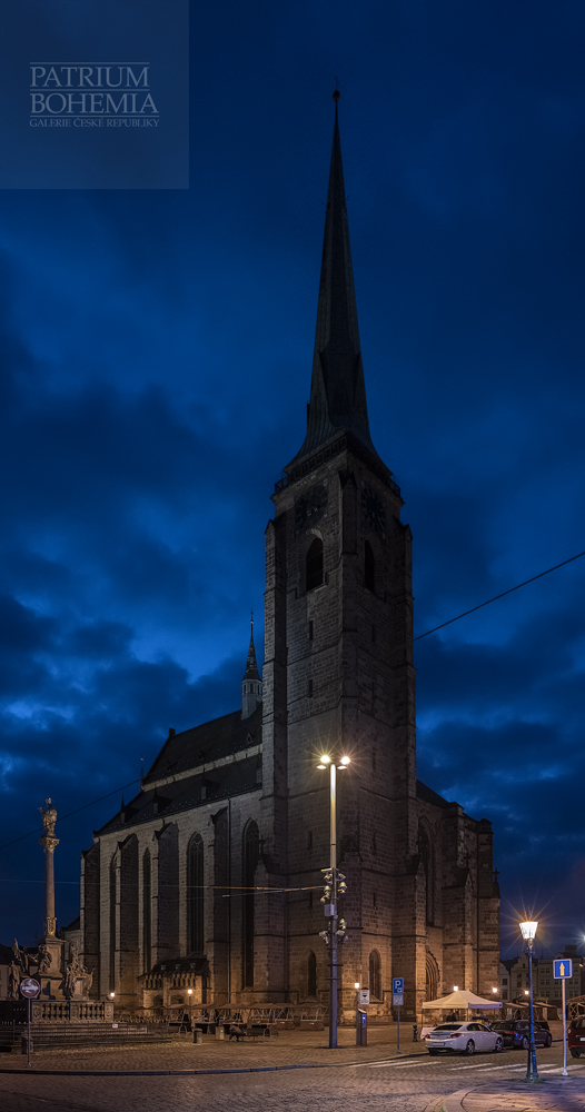 Gotická katedrála sv. Bartoloměje, severozápadní část. Plzeň.