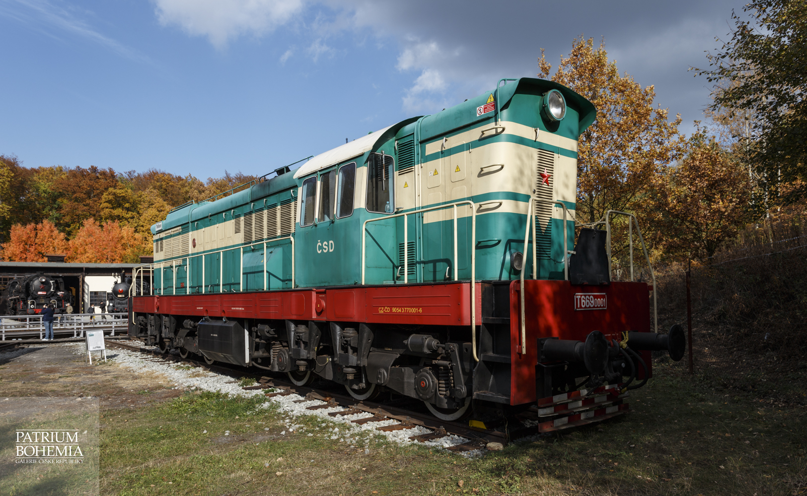 Motorová lokomotiva T669.0001 Čmelák. Železniční muzeum v Lužné u Rakovníka.