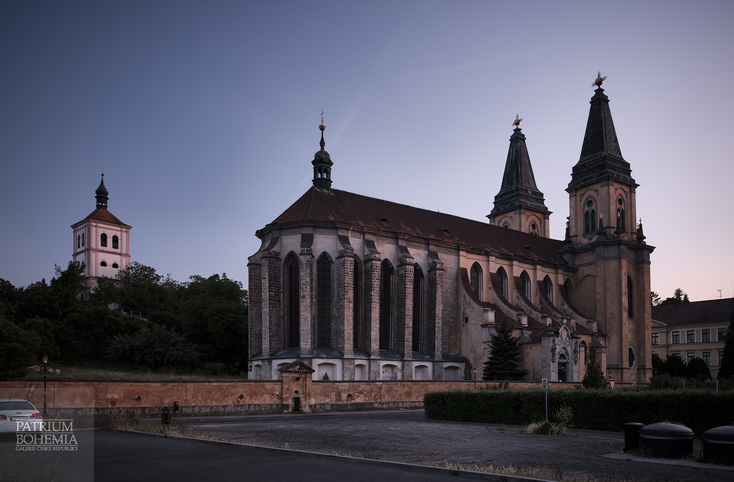 Zvonice a kostel Narození Panny Marie. Havlíčkova ulice. Roudnice nad Labem.